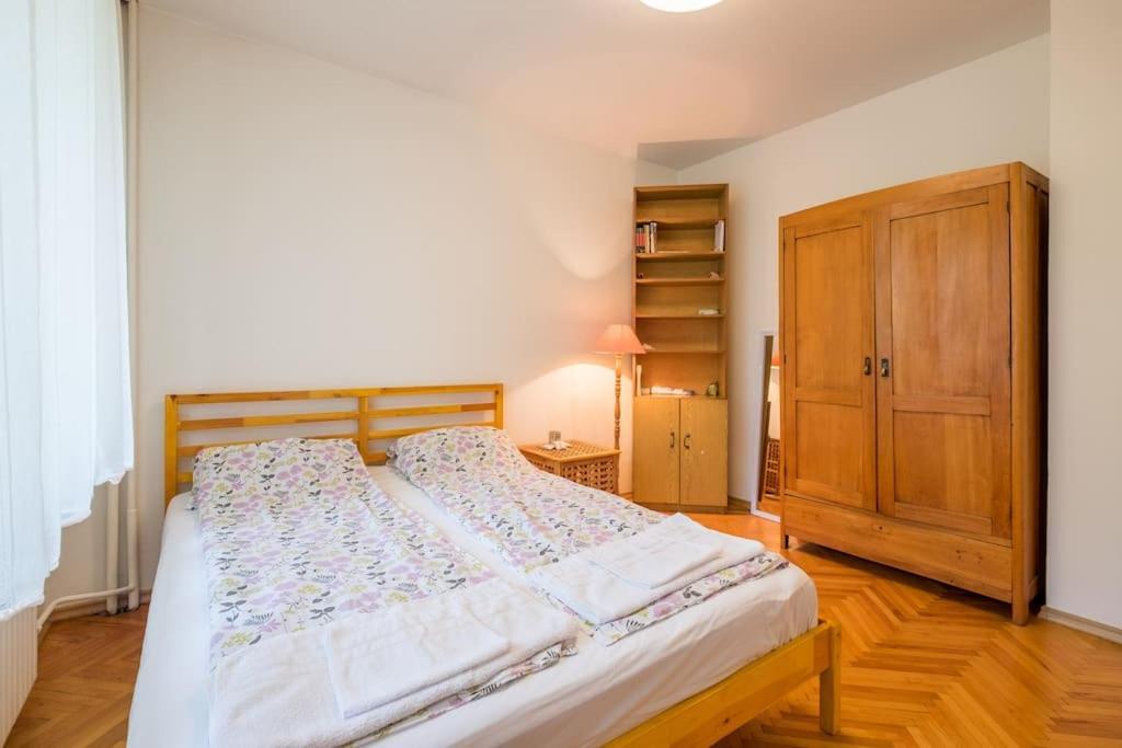 Beautiful Flat In Central Location By Flat Mаnager Szófia Kültér fotó