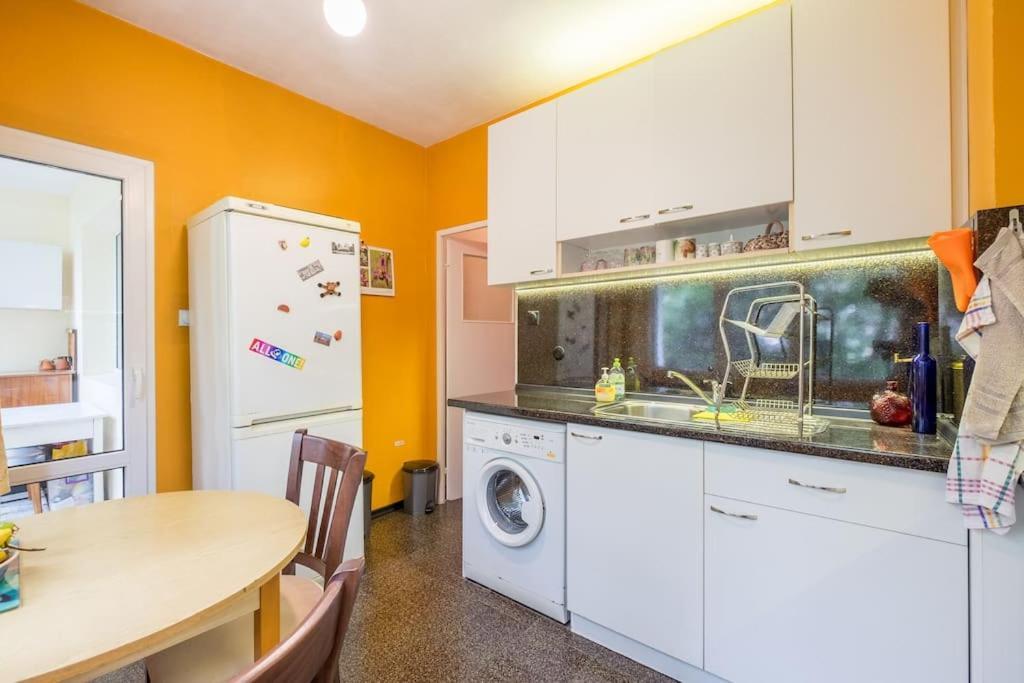 Beautiful Flat In Central Location By Flat Mаnager Szófia Kültér fotó
